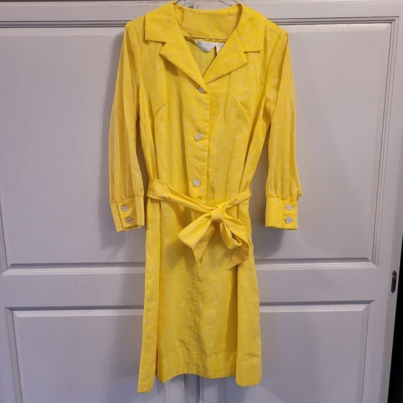 Sears Dresses & Skirts - Vintage Sears Soft Yellow with White Daisy Print Belted Dress